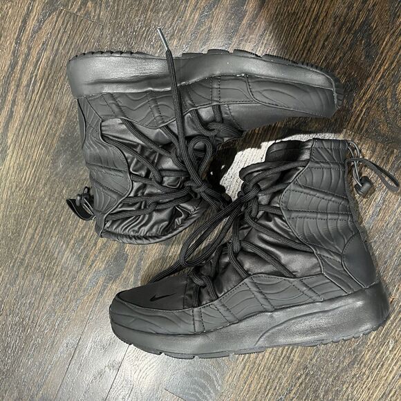 NIKE Tanjun Boots Women’s 8.5 High Rise Black Anthracite Fleece Lined A00355-002 - Picture 2 of 6